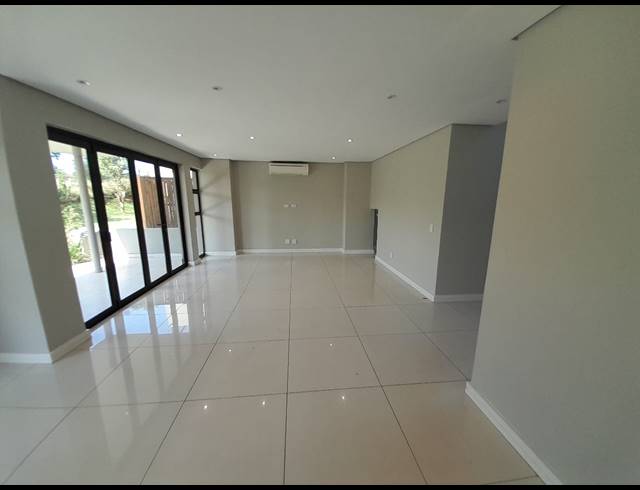5 BEDROOM FREEHOLD TO LET IN IZINGA ESTATE